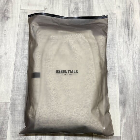 ✅Mens M Essentials Fear of God Gray/Light Oatmeal Sweatpants Joggers Drawstring - Picture 4 of 10
